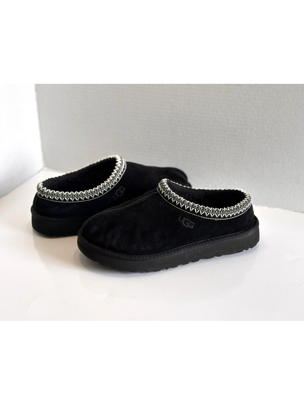 UGG Tasman Slippers Women's Size 9 Black Suede Sheepskin Slip On Comfort Braided